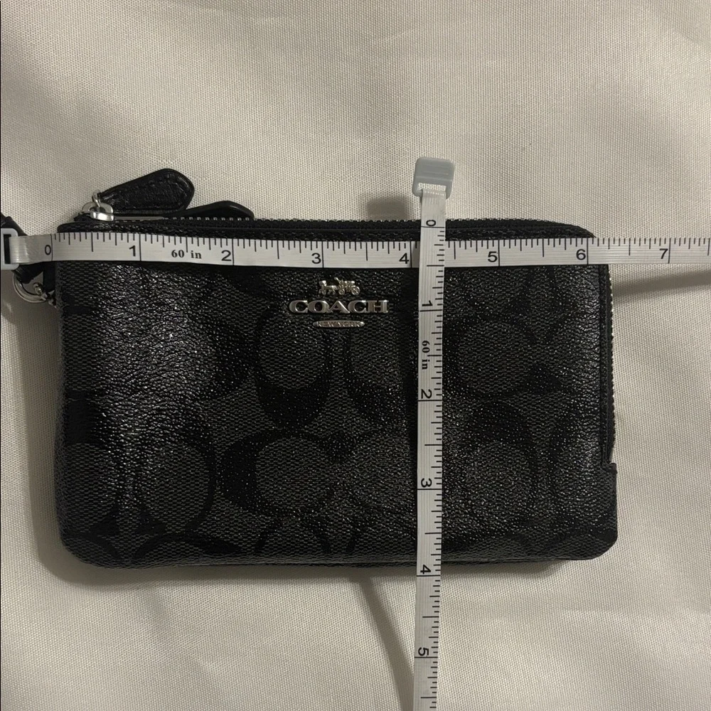 Coach Double Corner Zip Signature Wristlet Black EUC